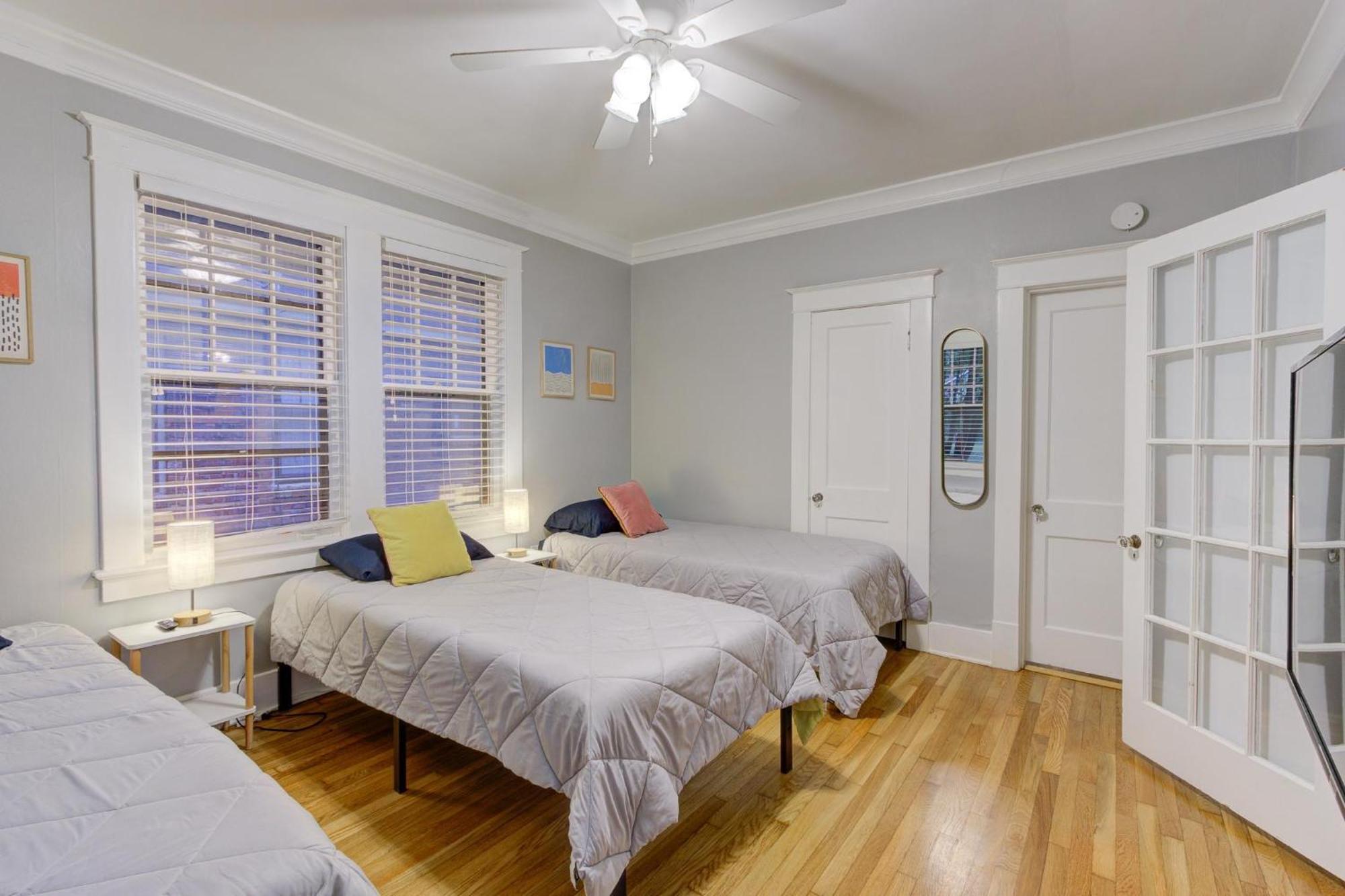 Spacious Bungalow With 6 Beds, Games, And Fire Pit - Close To Beale Street, Bbq, Graceland, & Liberty Bowl 멤피스 외부 사진